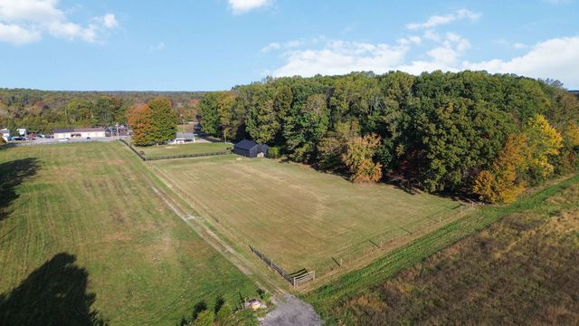 1036 US-127, Russell Springs, KY 42642