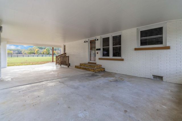 1036 US-127, Russell Springs, KY 42642