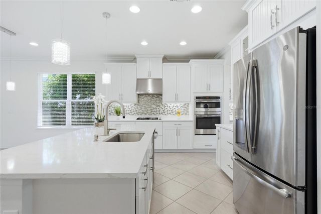5713 SUNFLOWER CIRCLE, Sarasota, FL 34238