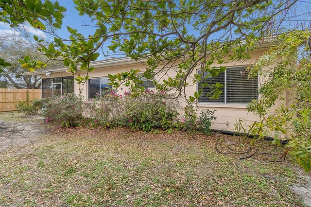 4801 RIDGE POINT DRIVE, Tampa, FL 33624