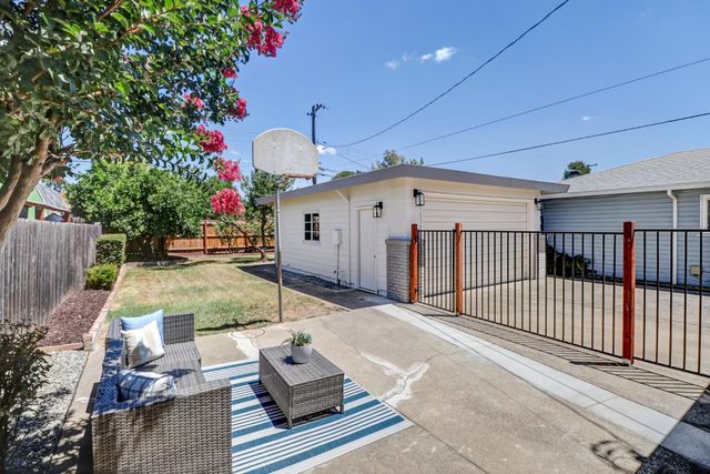 3819 Kroy Way, Sacramento, CA 95820