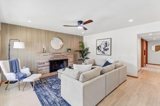 3819 Kroy Way, Sacramento, CA 95820