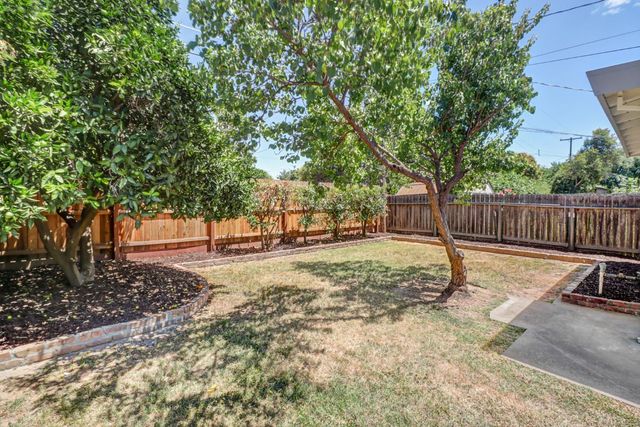 3819 Kroy Way, Sacramento, CA 95820
