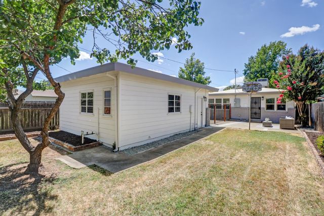 3819 Kroy Way, Sacramento, CA 95820