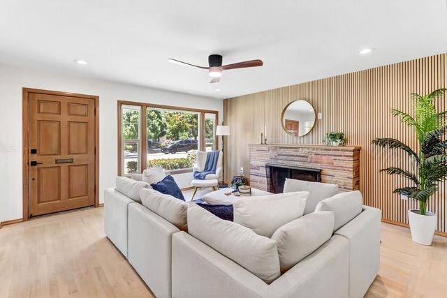 3819 Kroy Way, Sacramento, CA 95820