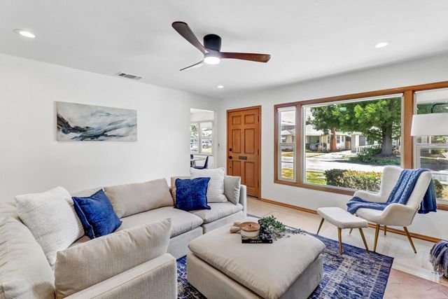 3819 Kroy Way, Sacramento, CA 95820
