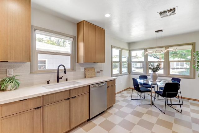 3819 Kroy Way, Sacramento, CA 95820