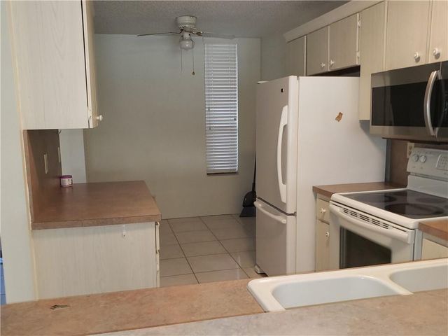 6010 Coral Lake Drive 110, Margate, FL 33063