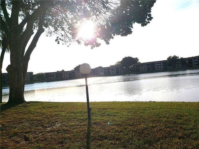 6010 Coral Lake Drive 110, Margate, FL 33063