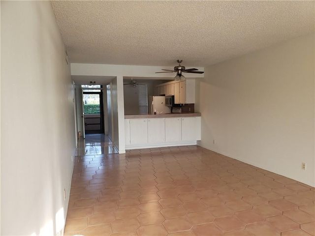 6010 Coral Lake Drive 110, Margate, FL 33063