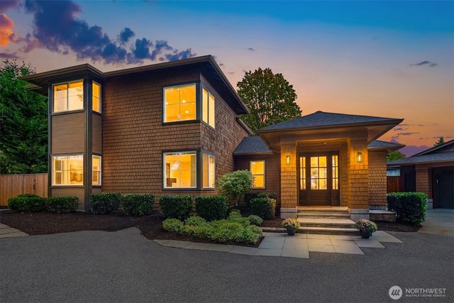 701 20th Avenue W, Kirkland, WA 98033