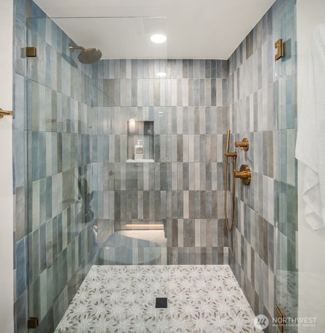 701 20th Avenue W, Kirkland, WA 98033