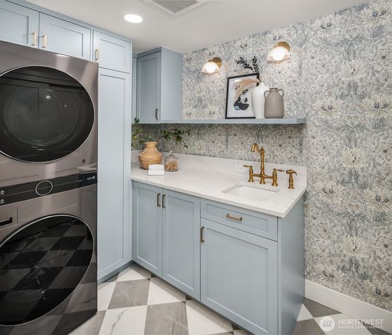 701 20th Avenue W, Kirkland, WA 98033