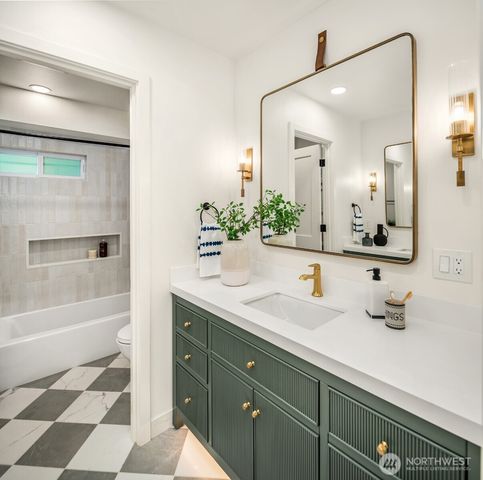 701 20th Avenue W, Kirkland, WA 98033