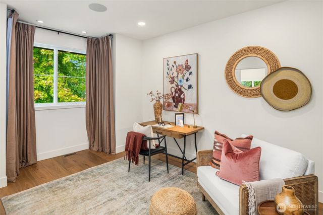 701 20th Avenue W, Kirkland, WA 98033
