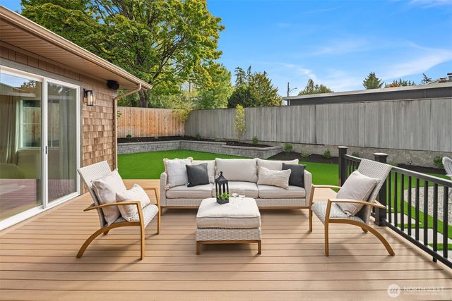 701 20th Avenue W, Kirkland, WA 98033