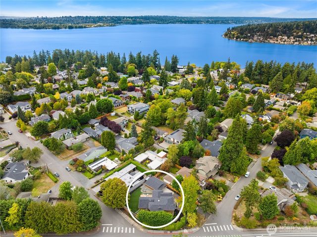 701 20th Avenue W, Kirkland, WA 98033