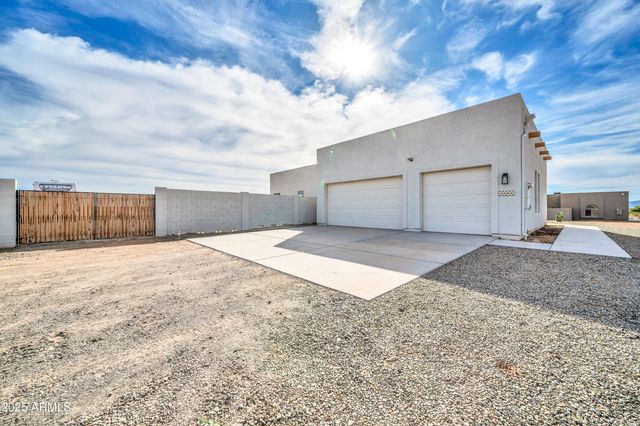 30031 N 209th Avenue, Wittmann, AZ 85361
