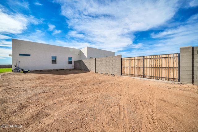 30031 N 209th Avenue, Wittmann, AZ 85361