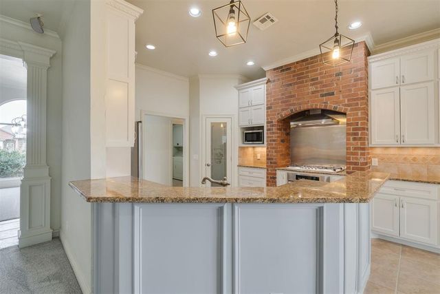 17125 Platinum Lane, Edmond, OK 73012