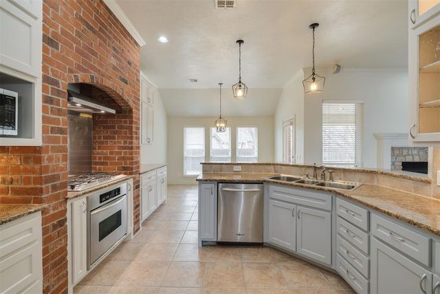 17125 Platinum Lane, Edmond, OK 73012
