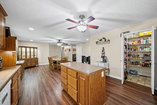 1038 Phillip Dr, Portland, TN 37148