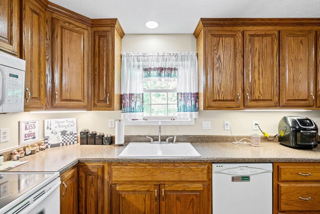 1038 Phillip Dr, Portland, TN 37148
