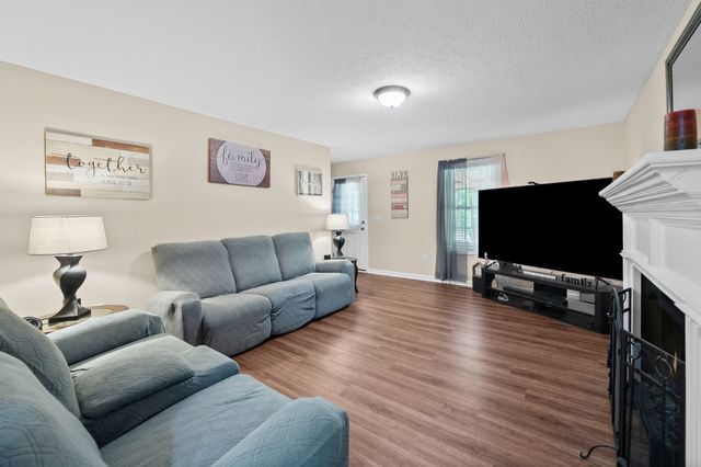 1038 Phillip Dr, Portland, TN 37148