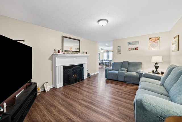 1038 Phillip Dr, Portland, TN 37148