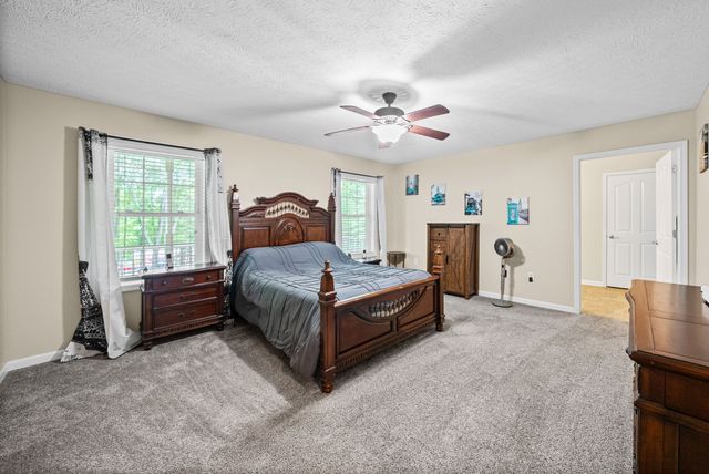 1038 Phillip Dr, Portland, TN 37148