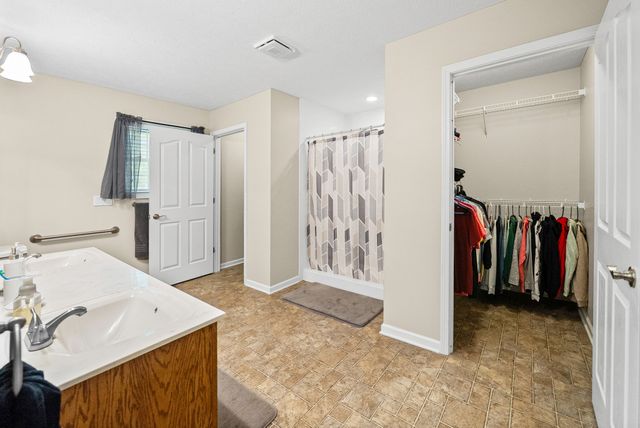1038 Phillip Dr, Portland, TN 37148