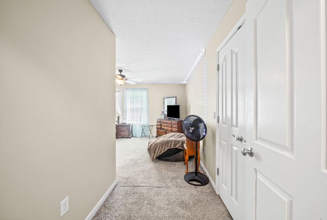 1038 Phillip Dr, Portland, TN 37148