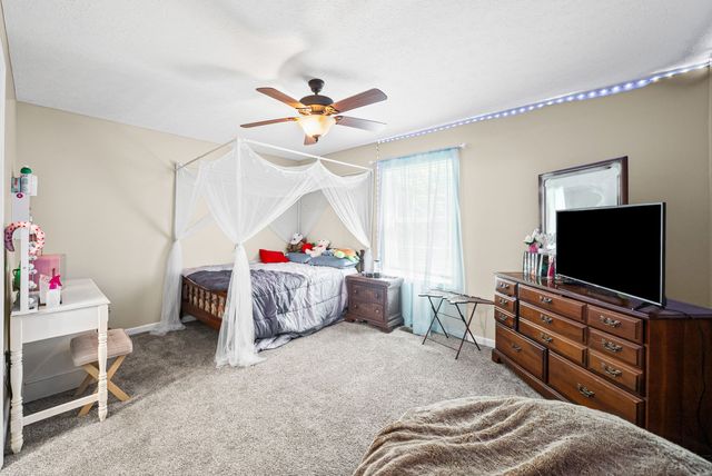 1038 Phillip Dr, Portland, TN 37148