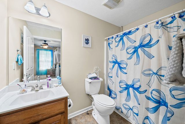 1038 Phillip Dr, Portland, TN 37148