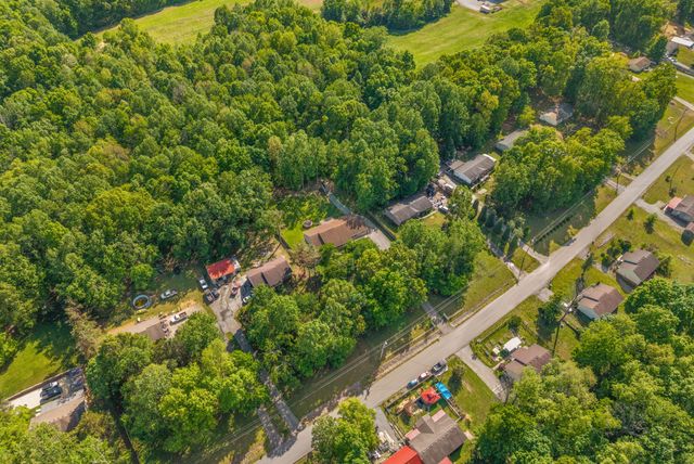 1038 Phillip Dr, Portland, TN 37148