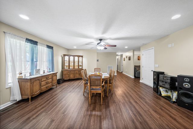 1038 Phillip Dr, Portland, TN 37148