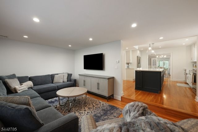 220 Wychwood Road, Westfield Town, NJ 07090