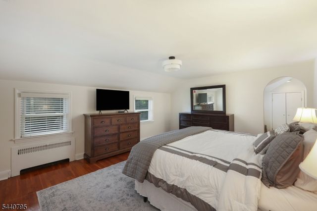 220 Wychwood Road, Westfield Town, NJ 07090