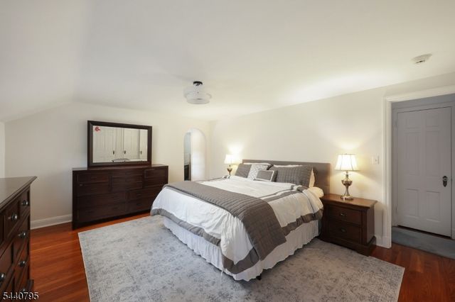 220 Wychwood Road, Westfield Town, NJ 07090