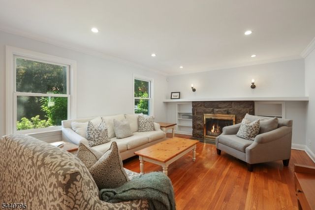 220 Wychwood Road, Westfield Town, NJ 07090