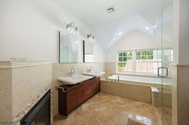 220 Wychwood Road, Westfield Town, NJ 07090