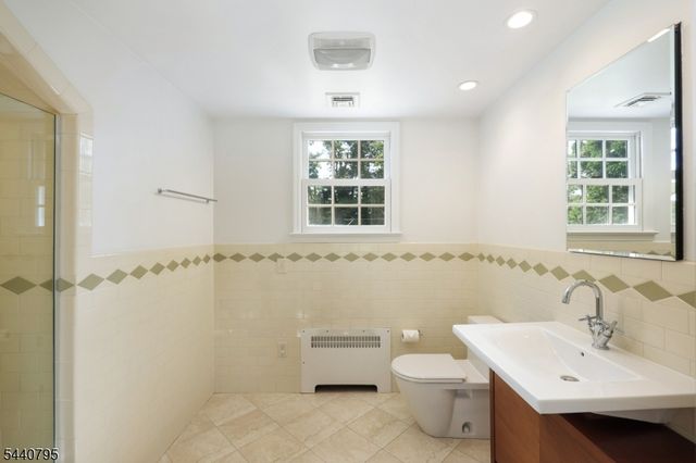 220 Wychwood Road, Westfield Town, NJ 07090