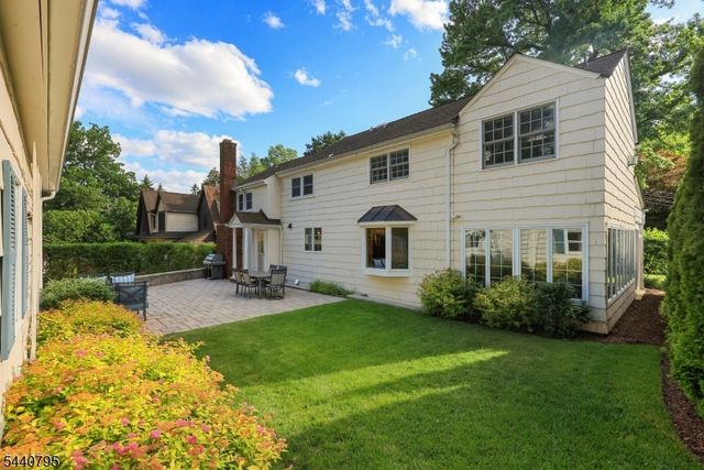 220 Wychwood Road, Westfield Town, NJ 07090