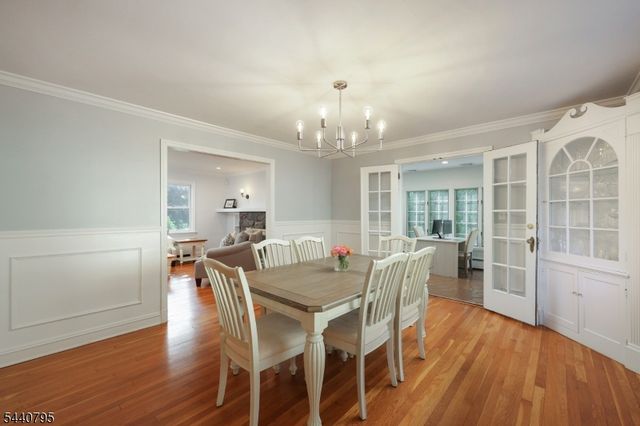 220 Wychwood Road, Westfield Town, NJ 07090