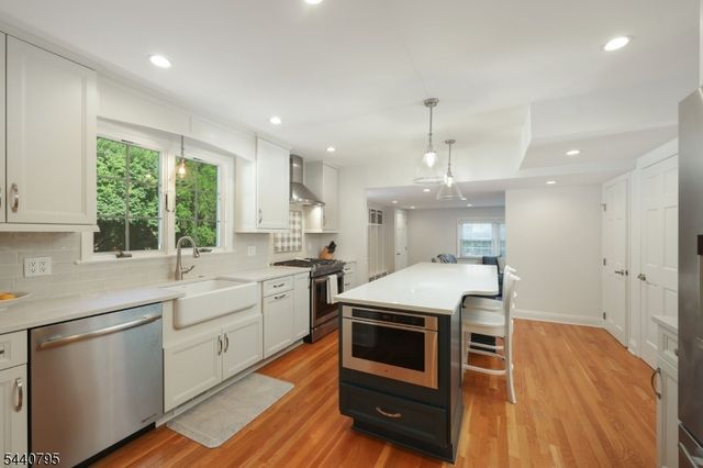 220 Wychwood Road, Westfield Town, NJ 07090