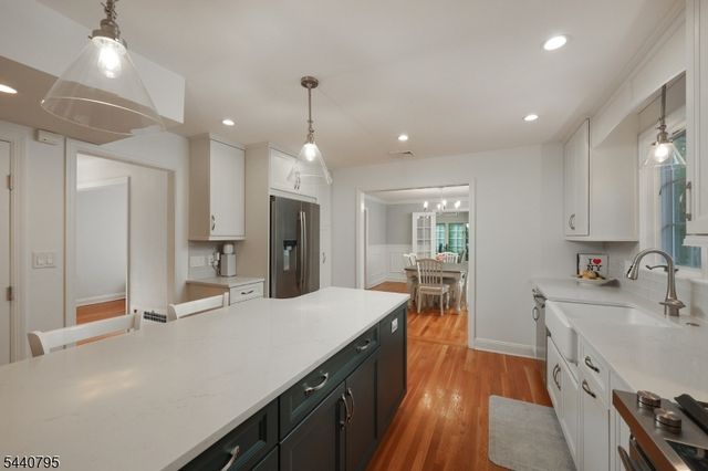 220 Wychwood Road, Westfield Town, NJ 07090