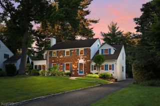 220 Wychwood Road, Westfield Town, NJ 07090