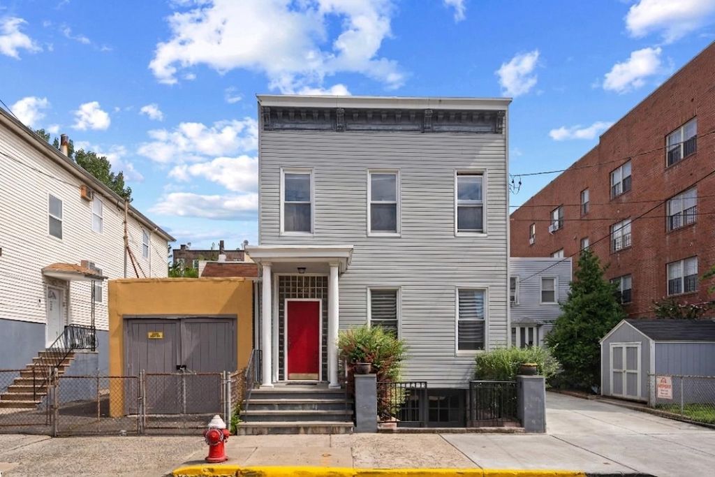 522 26TH ST, Union City, NJ 07087