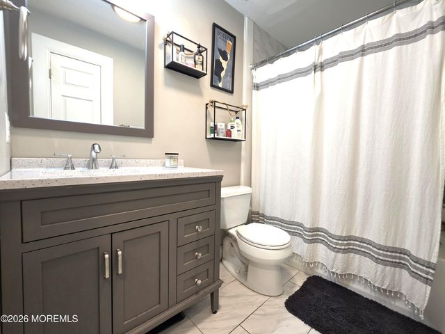 231 Atlantic Street 30, Keyport, NJ 07735