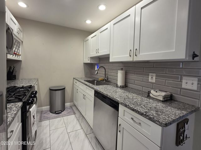 231 Atlantic Street 30, Keyport, NJ 07735